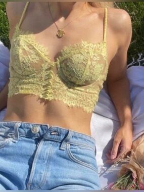 FOR LOVE AND LEMONS Stunning Lace Bra in Pale Yellow